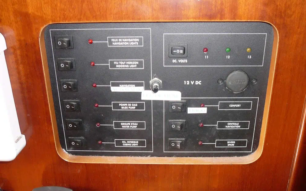 slider 9 Beneteau Oceanis 331 Clipper