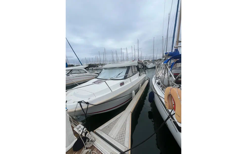 slider 9 Beneteau Antares 780 HB