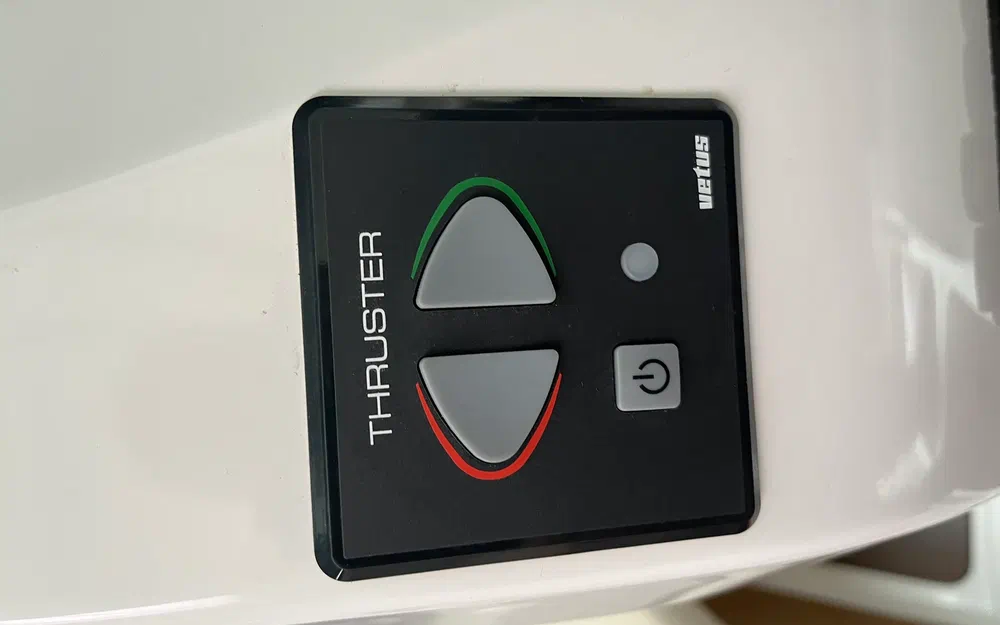 slider 18 Beneteau Antares 780 HB