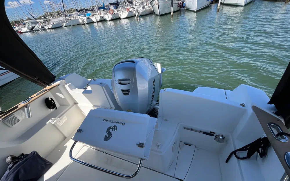 slider 2 Beneteau Antares 780 HB