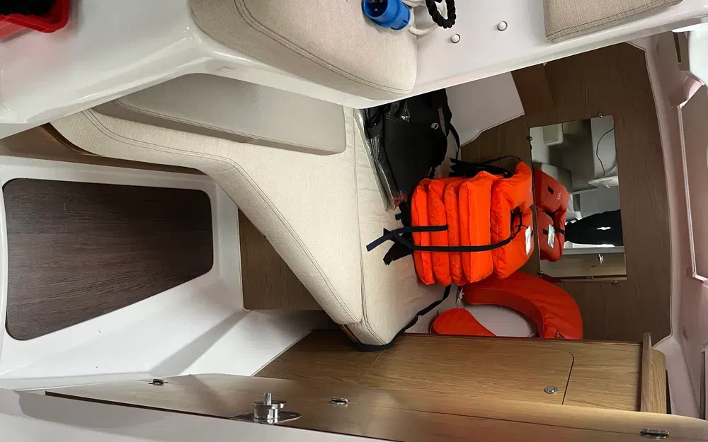 slider 26 Beneteau Antares 780 HB