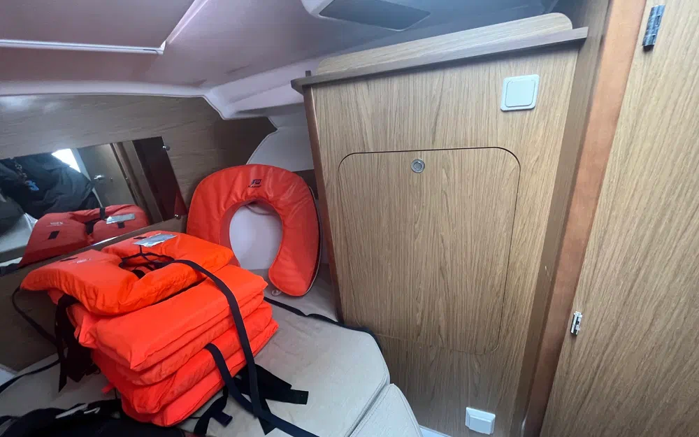 slider 28 Beneteau Antares 780 HB