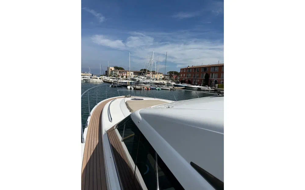 slider 4 Princess V62