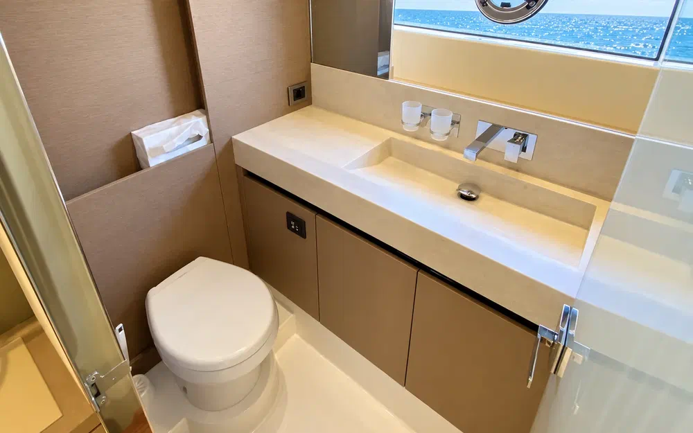 slider 28 Jeanneau Prestige 680