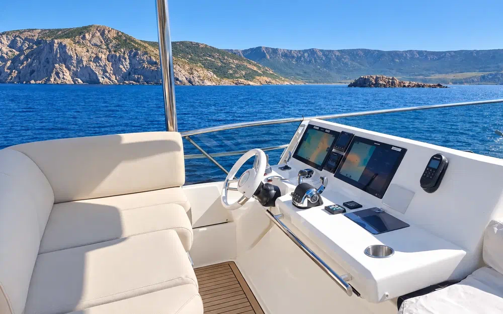 slider 4 Jeanneau Prestige 680