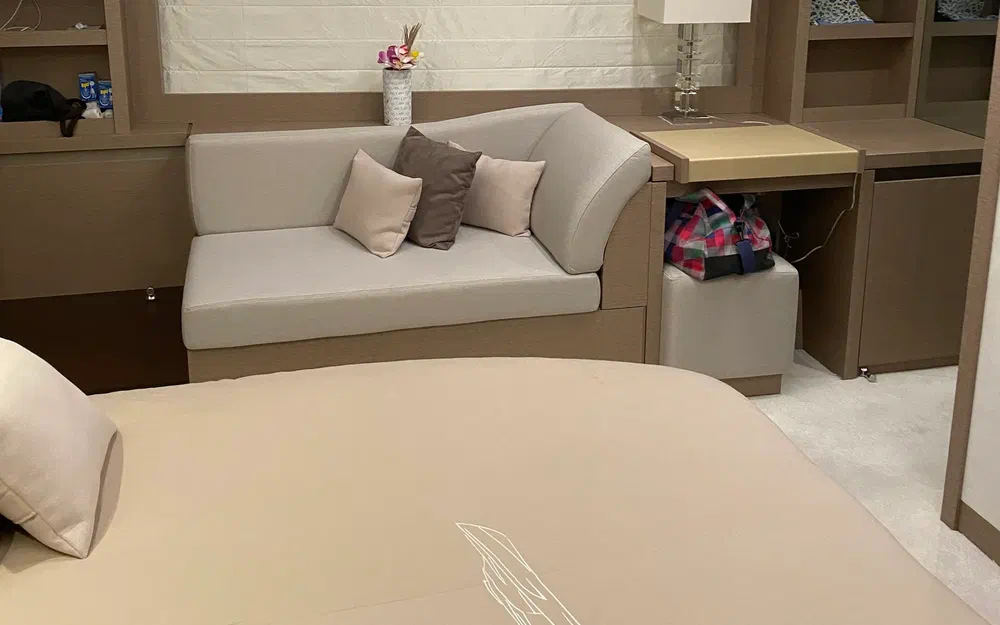 slider 17 Jeanneau Prestige 680