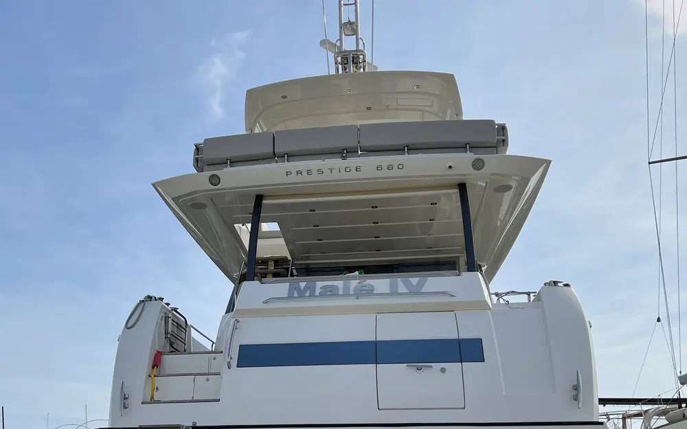 slider 28 Jeanneau Prestige 680