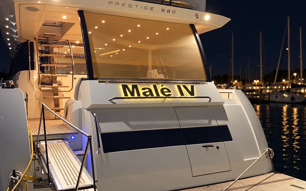 slider 30 Jeanneau Prestige 680