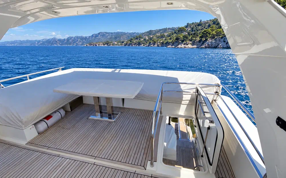 slider 9 Jeanneau Prestige 680