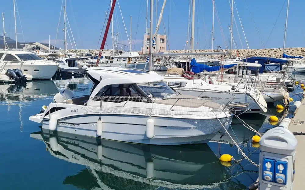 slider 0 Beneteau ANTARES 7 OB