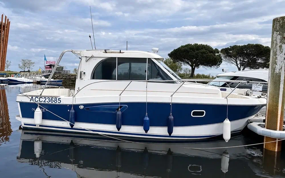 slider 0 Beneteau Antares 760