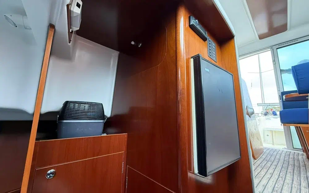 slider 21 Beneteau Antares 760