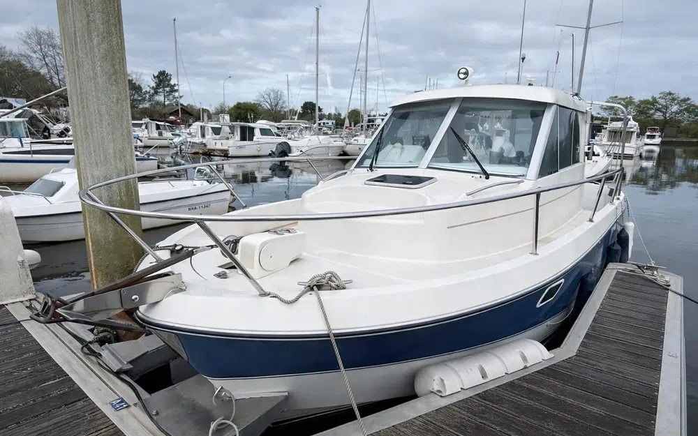 slider 1 Beneteau Antares 760