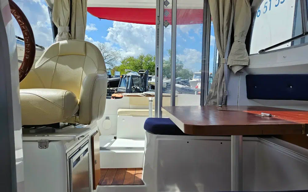 slider 11 Beneteau Antares 680 HB