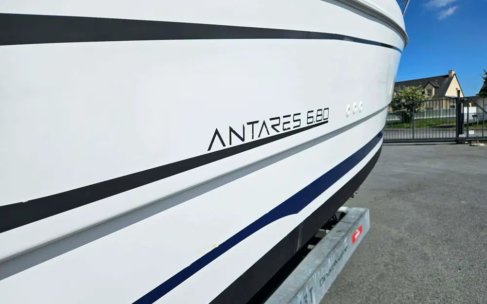 slider 1 Beneteau Antares 680 HB
