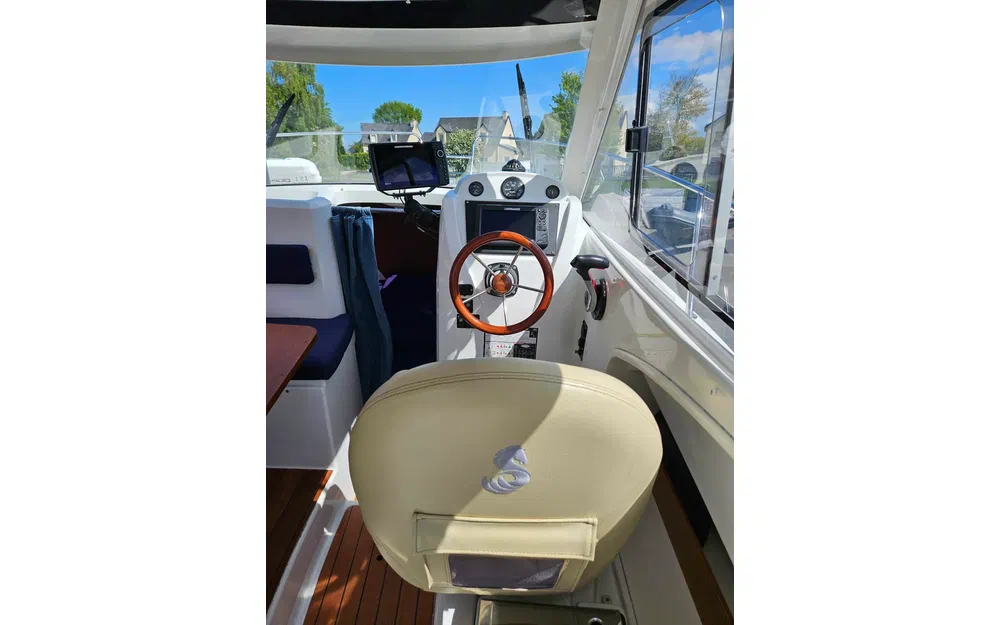 slider 23 Beneteau Antares 680 HB