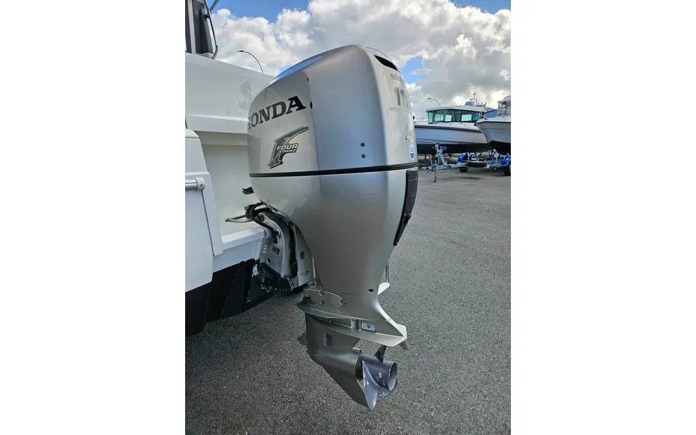 slider 9 Beneteau Antares 680 HB