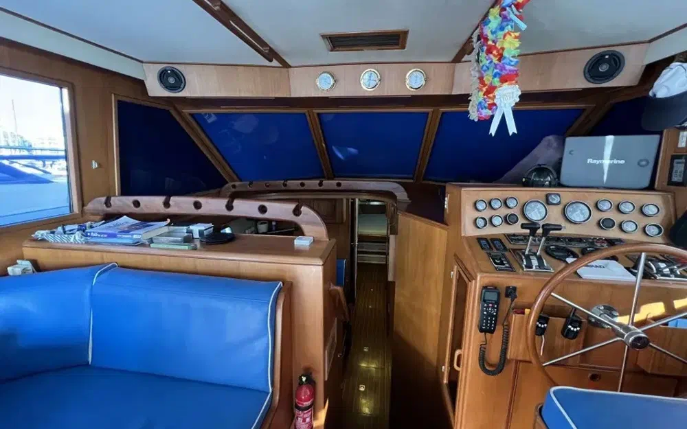 slider 8 Hi Star 48 Fisherman