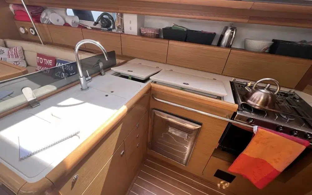 slider 14 Jeanneau Sun Odyssey 50 DS