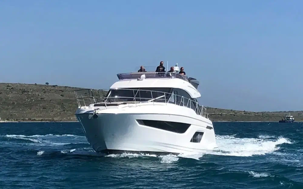 slider 1 Bavaria R55 Fly