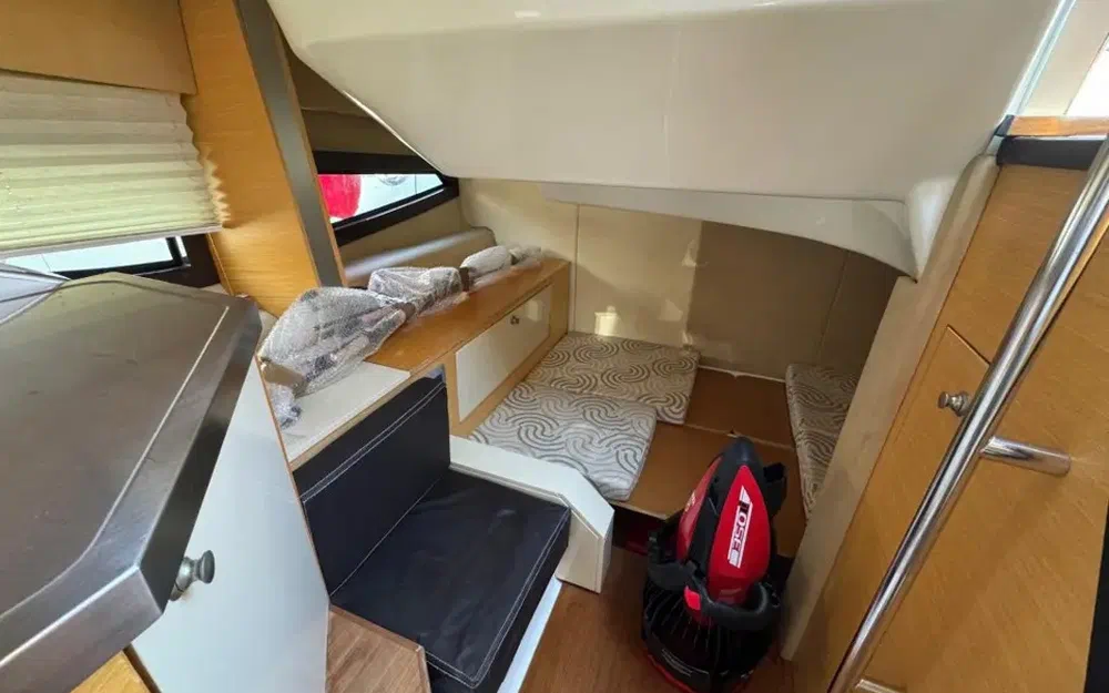 slider 12 Cranchi Endurance 33