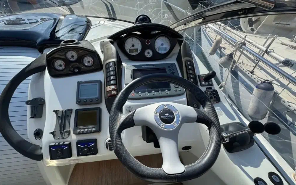 slider 4 Cranchi Endurance 33