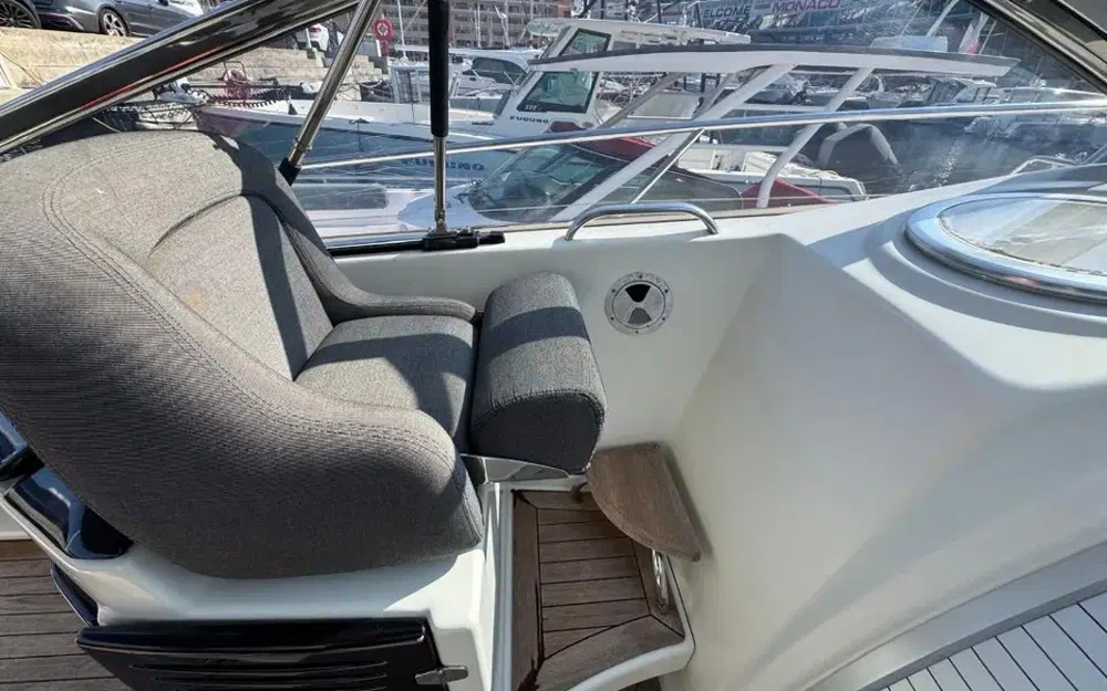 slider 6 Cranchi Endurance 33