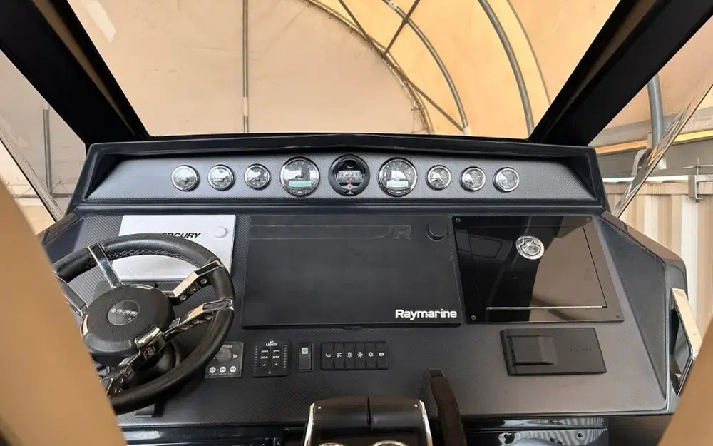 slider 9 Ribco Venom 39