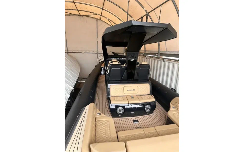 slider 1 Ribco Venom 39