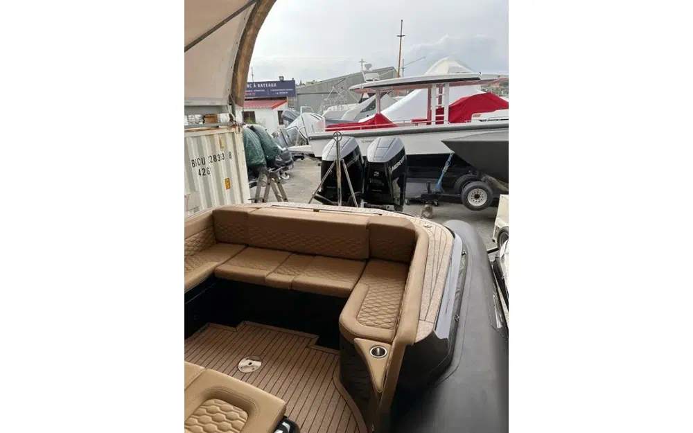 slider 4 Ribco Venom 39