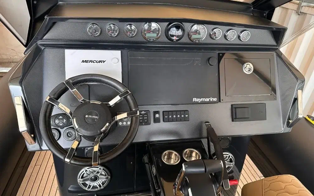 slider 5 Ribco Venom 39