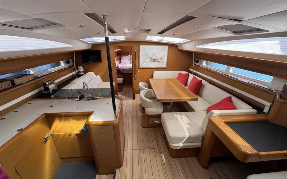 slider 10 Jeanneau 53