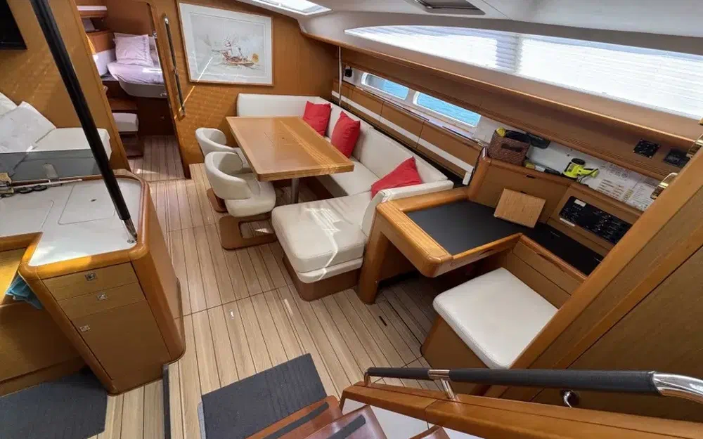 slider 11 Jeanneau 53