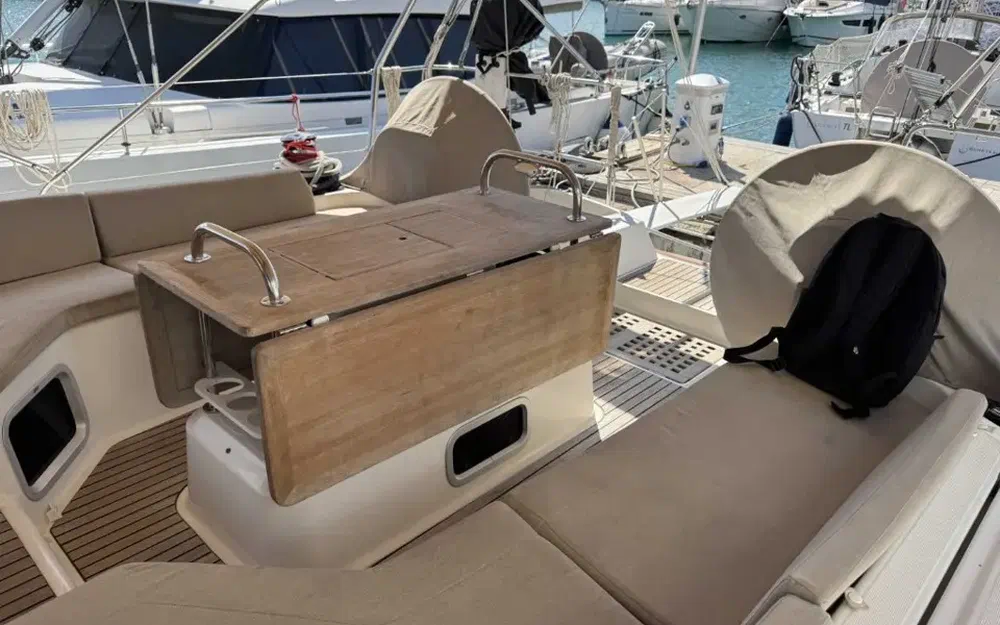 slider 6 Jeanneau 53