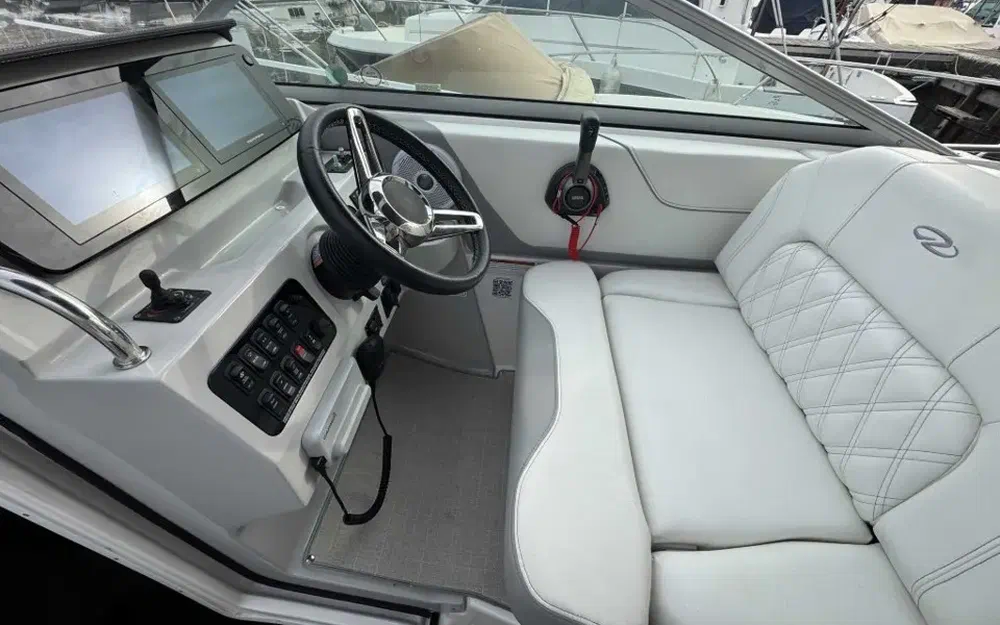 slider 9 Regal 26 Express