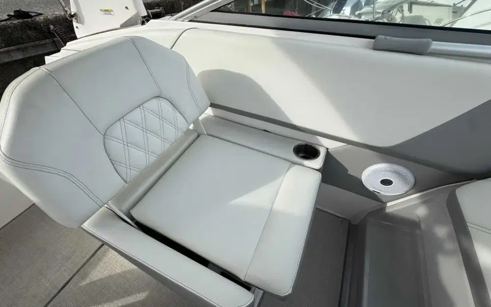 slider 8 Regal 26 Express