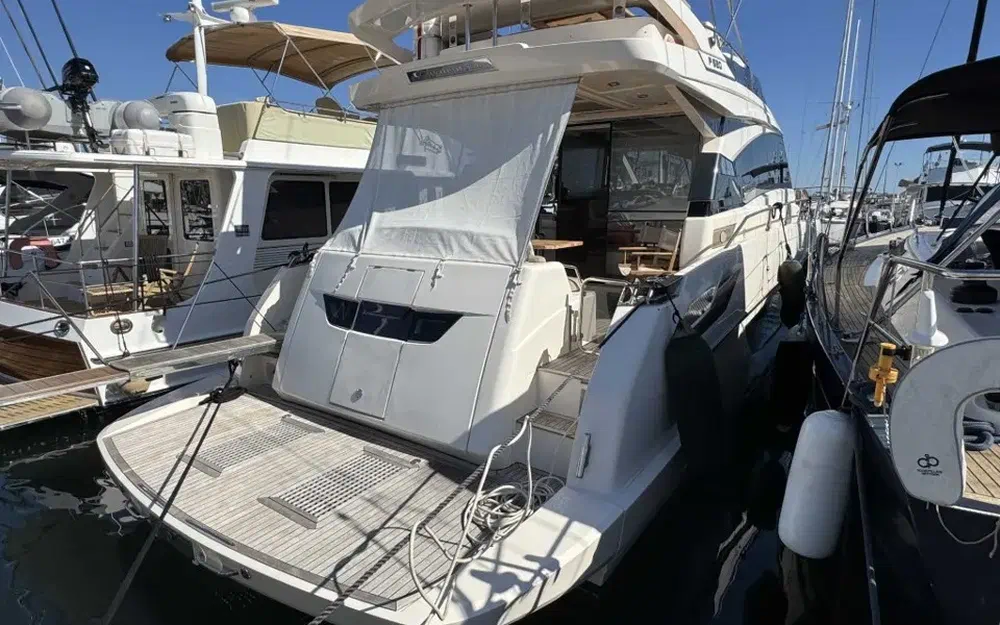 slider 0 Cayman F520