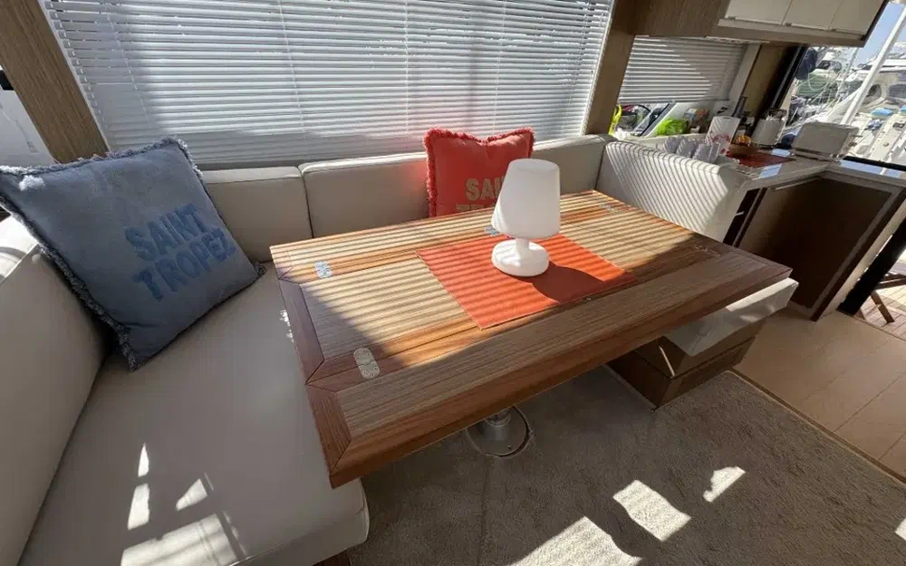 slider 11 Cayman F520