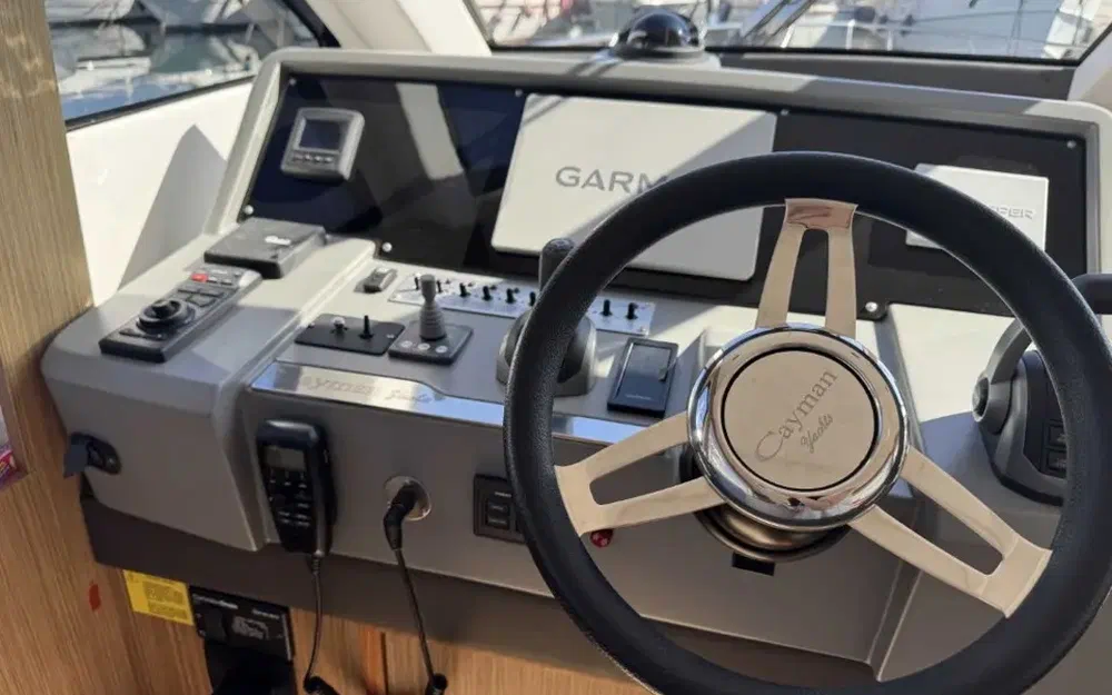 slider 12 Cayman F520