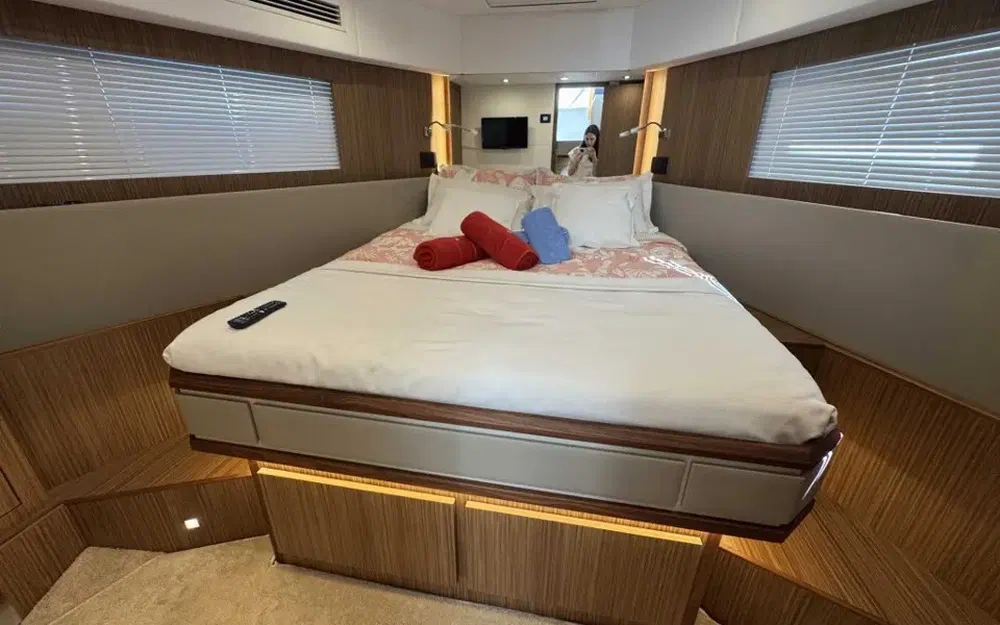 slider 18 Cayman F520