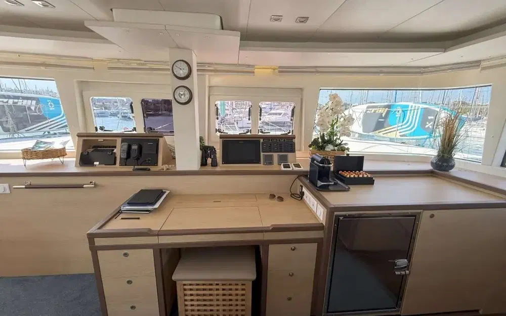 slider 13 Lagoon 560