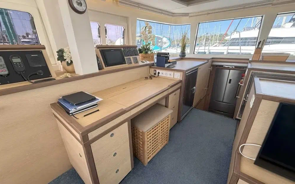 slider 14 Lagoon 560