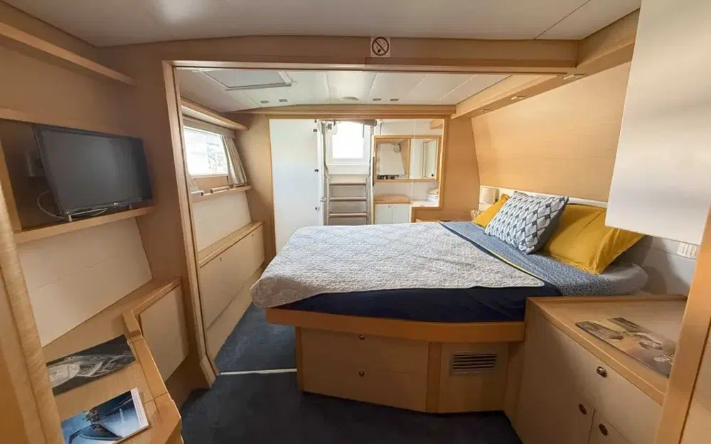 slider 22 Lagoon 560