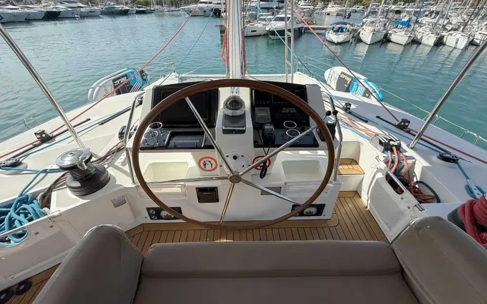 slider 33 Lagoon 560