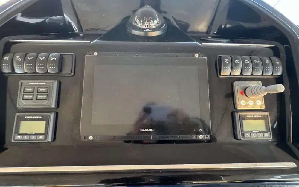 slider 10 Beneteau Gran Turismo 41