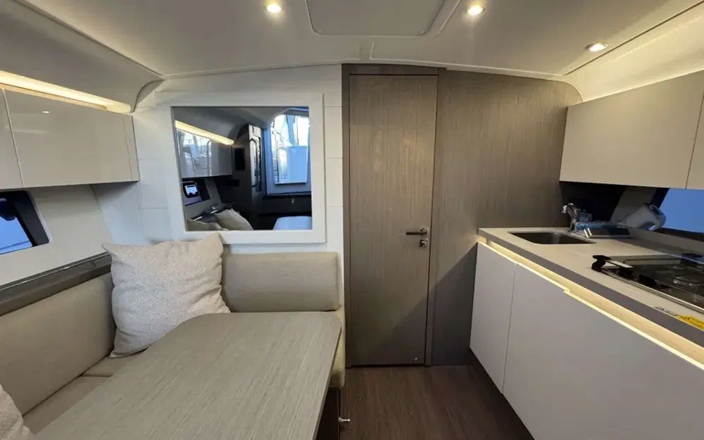 slider 14 Beneteau Gran Turismo 41