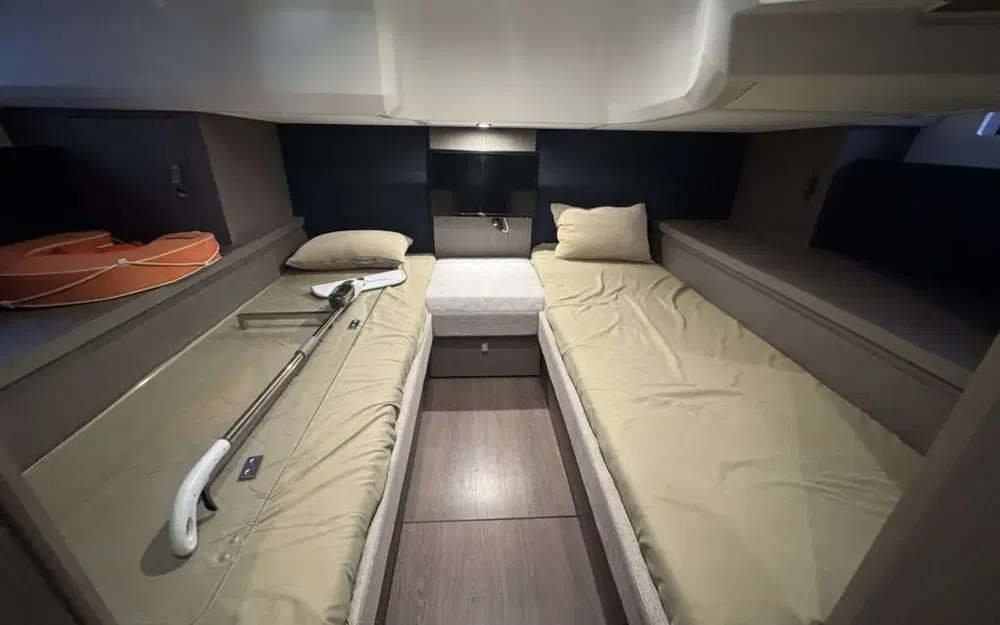 slider 21 Beneteau Gran Turismo 41