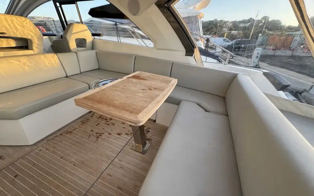 slider 4 Beneteau Gran Turismo 41