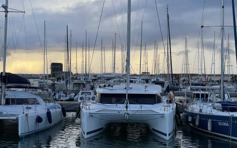 slider 1 Fountaine Pajot Lucia 40