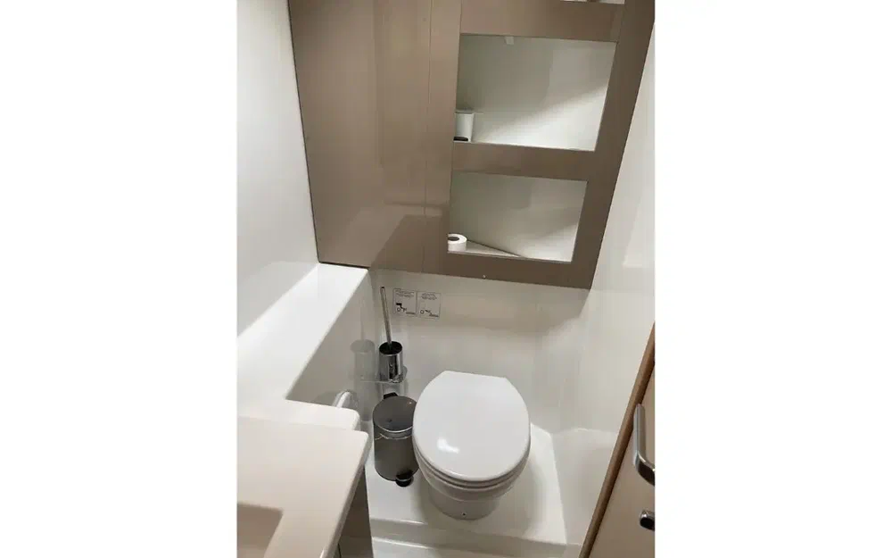 slider 21 Fountaine Pajot Lucia 40